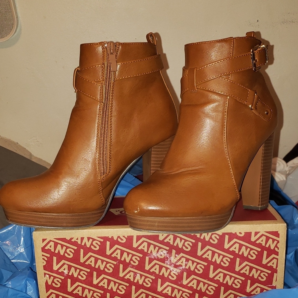 TOP Moda Women's Tan Heeled Boots. NO BOX INCLUDED